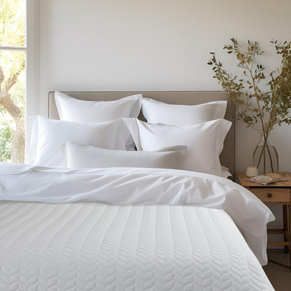 Egyptian Cotton 500 Thread Count Sateen Luxury Duvet Cover and 40cm Deep Fitted Sheet Set With Four Standard Pillowcases + Quilted Bed Throw in Pure White