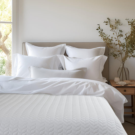 Egyptian Cotton 500 Thread Count Sateen Luxury Duvet Cover and 40cm Deep Fitted Sheet Set With Four Standard Pillowcases + Quilted Bed Throw in Pure White
